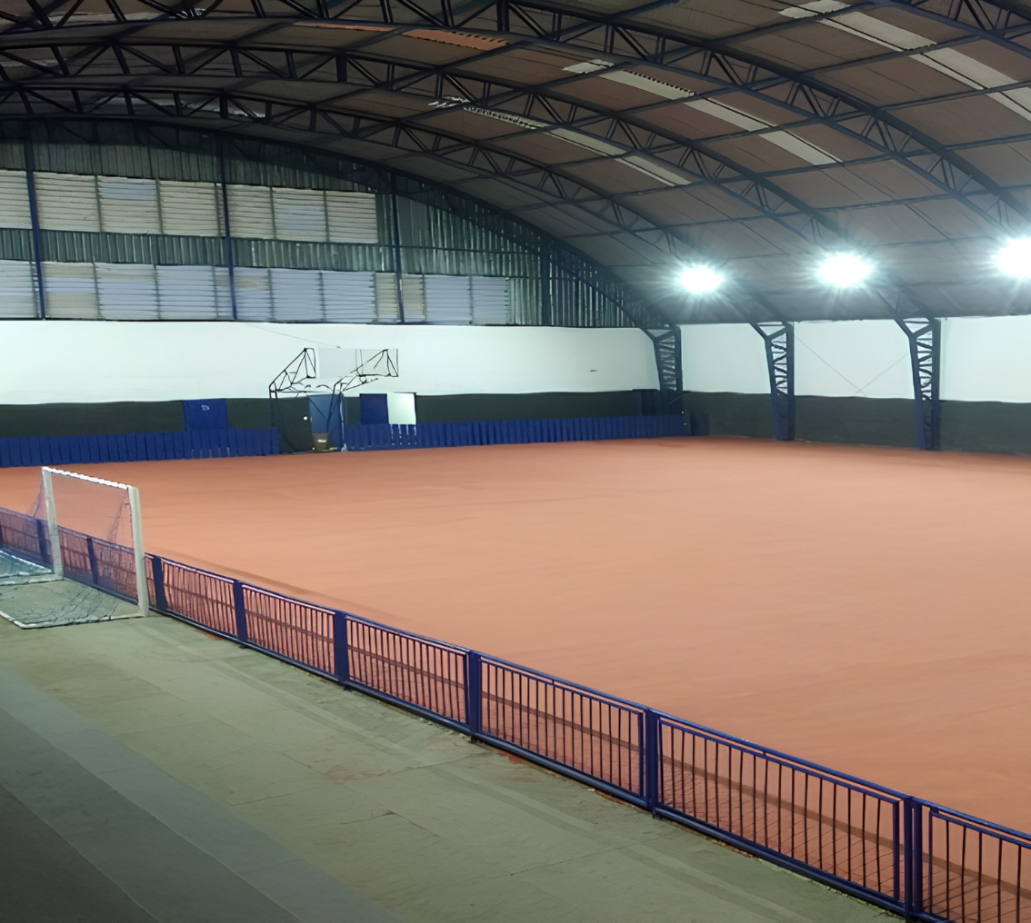 Iluminação esportiva noturna com refletores LED